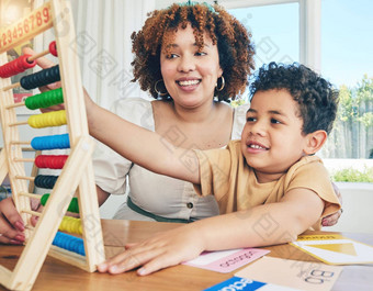 学习算盘教育妈妈。儿子研究首页学校教育幼儿园导师教学孩子发展教训黑色的女人孩子色彩斑斓的数学有创意的