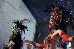 美丽的的身体说明音乐美丽的桑巴舞者执行狂欢节