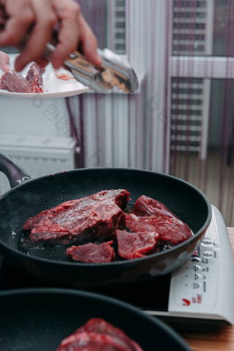 生牛肉肉烹饪牛排生牛肉切片烹饪肉烹饪牛排烹饪类