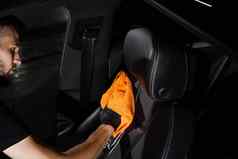 手车室内干燥皮革座位超细纤维详细说明汽车服务更清洁的工人干车室内