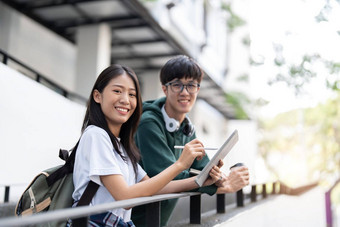 集团亚洲大学学生阅读书辅导特殊的类考试草场在户外幸福<strong>教育</strong>学习概念回来学校概念青少年人<strong>主题</strong>