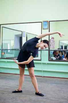 专业舞者学生学习移动