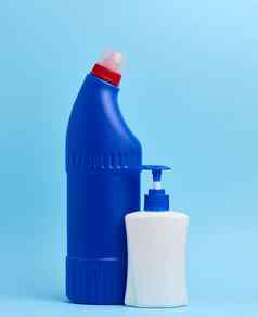 白色塑料瓶自动售货机蓝色的塑料瓶化学洗涤剂蓝色的背景