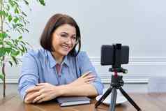 女人老师导师心理学家网络摄像头智能手机