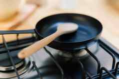 抹刀长柄平底煎锅聚四氟乙烯涂层锅气体炉子勺子挂小厨房