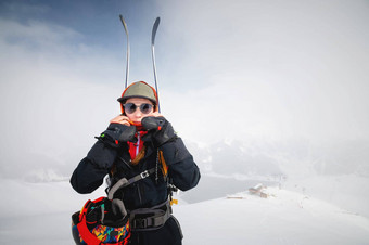 登山者边远地区滑雪滑雪女人登山者山滑雪旅游高山景观冒险冬天体育运动自由滑雪滑雪板