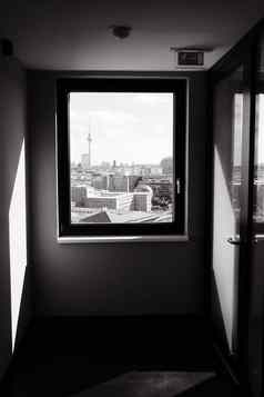 柏林天际线电视塔窗口摩天大楼德国