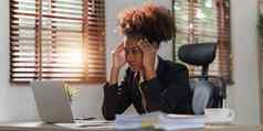 累了美国非洲业务女人压力作品文书工作文档偏头痛攻击自由工作首页