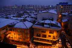 前视图雪城市景观伊斯坦布尔晚上