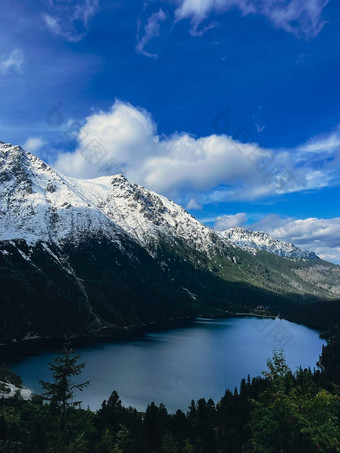 海产的奥科<strong>湖</strong>雪<strong>山</strong>小屋波兰的塔特拉<strong>山</strong>扎科帕内波兰美丽的绿色<strong>山山</strong>黑暗云反射<strong>湖</strong>海产的奥科<strong>湖</strong>