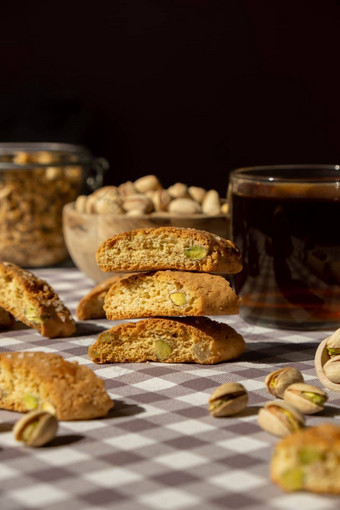 饼干cantuccini饼干饼干<strong>开心</strong>果柠檬皮酥饼杯茶喝茶时间打破健康的吃食物自制的新鲜的意大利饼干cantucci栈有机<strong>开心</strong>果坚果素食主义者节食