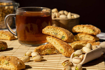 <strong>饼干</strong>cantuccini<strong>饼干饼干</strong>开心果柠檬皮酥<strong>饼</strong>杯茶喝茶时间打破健康的吃食物自制的新鲜的意大利<strong>饼干</strong>cantucci栈有机开心果坚果素食主义者节食