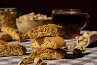 <strong>饼干</strong>cantuccini<strong>饼干饼干</strong>开心果柠檬皮<strong>酥</strong>饼杯茶喝茶时间打破健康的吃食物自制的新鲜的意大利<strong>饼干</strong>cantucci栈有机开心果坚果素食主义者节食