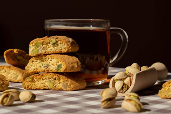 <strong>饼干</strong>cantuccini<strong>饼干饼干</strong>开心果柠檬皮<strong>酥</strong>饼杯茶喝茶时间打破健康的吃食物自制的新鲜的意大利<strong>饼干</strong>cantucci栈有机开心果坚果素食主义者节食