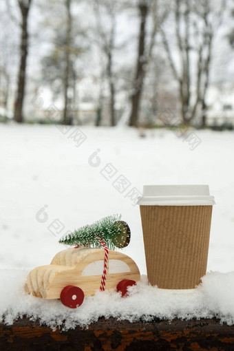 木<strong>车</strong>携带<strong>圣诞</strong>节树纸杯模拟咖啡热巧克力雪复制空间文本玩具<strong>车</strong>雪景观快乐<strong>圣诞</strong>节快乐一年概念