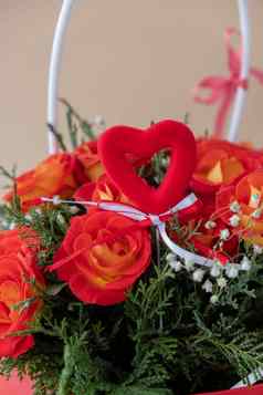 花束红色的玫瑰装饰心形状他盒子光背景系弓前花交付礼物假期花安排现在的想法问候卡