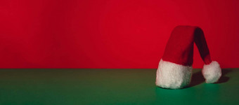 圣诞老人他等角绿色红色的背景复制空间文本模拟广告假期圣诞节作文简约问候卡