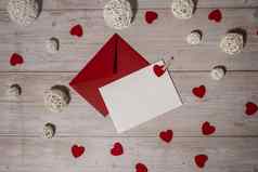 问候邀请卡模拟红色的信封木背景浪漫的小心情人节一天空白纸卡复制空间文本假期早....