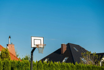 街篮球希望背景充满活力的天空有<strong>创意</strong>的<strong>简约</strong>照片街篮球循环篮子在户外摘要体育运动宽空白空背景纹理复制空间体育休闲活动