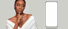 美丽的黑色的皮肤非洲美国女孩下载照片人广告设计提供折扣空智能手机屏幕复制空间移动应用程序广告