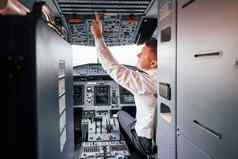 控制飞行飞行员工作乘客飞机准备起飞