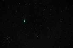 astrophotograph绿色彗星中电晚上天空