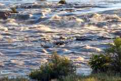 急流橙色河奥格拉比斯瀑布