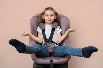 时间改变孩子车座位有趣的女孩增长车座位