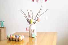 复活节装饰花束柳树分支机构彩色的鸡蛋兔子快乐复活节