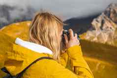旅行摄影师需要照片白云石山脉阿尔卑斯山脉