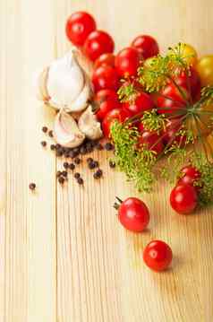 素食者饮食食物樱桃西红柿乌克兰罗马雨伞大蒜胡椒光木表格成分腌西红柿
