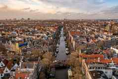 日落阿姆斯特丹城市运河水路空中视图