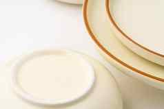 集白色棕色（的）陶瓷板碗白色背景