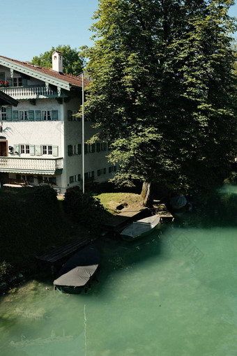 美丽的典型的巴伐利亚房子银行众多案例河格蒙德泰根湖巴伐利亚