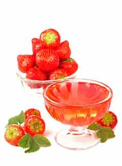 奶油碗碗新鲜的草莓甜蜜的草莓果冻白色背景