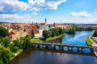 中世纪的小镇皮塞克历史石头桥河奥塔瓦南部波西米亚捷克共和国皮塞克石头桥最古老的保存早期哥特桥捷克共和国