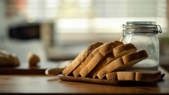 切片烤面包面包面包早餐厨房表格服务切割董事会