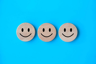 快乐情感脸木多维数据集<strong>客户满意度</strong>评价概念