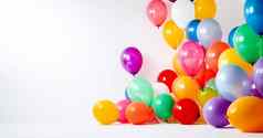色彩斑斓的聚会，派对气球白色背景节日聚会，派对快乐生日装饰复制空间集五彩缤纷的气球