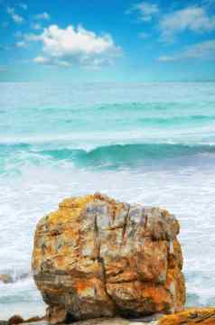 集强大的海洋单岩石集海洋背景海岸