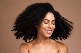 摇头发非洲式发型脸黑色的女人清洁洗发水头发护理奢侈品护肤品化妆品自然面部化妆水疗中心沙龙毛发学快乐非洲模型审美健康的头发