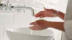 女人清洁手肥皂水护理健康健康的生活方式安全电晕病毒细菌变焦护肤品卫生浴室梳理首页科维德风险保护