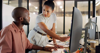培训电脑业务人团队合作管理沟通工作办公室公司系统软件网站技术领袖经理黑色的男人。员工