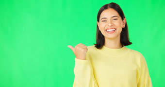 肖像指出品牌女人绿色屏幕空间工作室市场营销产品放置手手势广告选项有吸引力的年轻的女色度