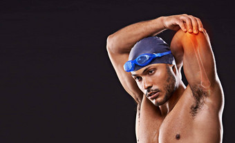 体育游泳运动员雷男人。伸展运动黑色的背景锻炼培训锻炼健身水体育运动模型运动员复制空间健康有氧运动游泳竞争