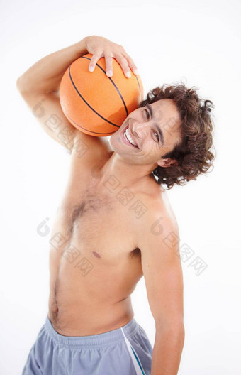 体育肖像微笑男人。篮球工作室孤立的白色背景球员健身快乐运动员球准备好了培训锻炼锻炼健康健康图片