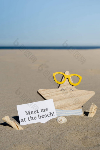 满足海滩文本纸问候卡背景有趣的海星<strong>眼</strong>镜夏天假期装饰桑迪海滩太阳海岸假期概念明信片旅行