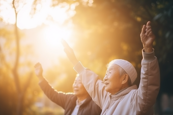 老年人休闲锻炼身体清晨<strong>呼吸</strong>