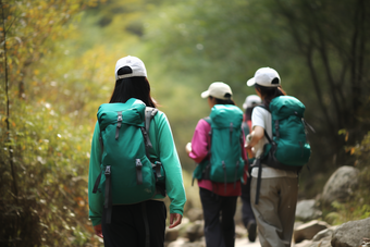 团队徒步旅行登山探险冒险