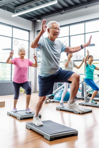 老年健身房快乐锻炼康养体育